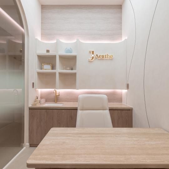 J AESTHE CLINIC - THI C&Ocirc;NG